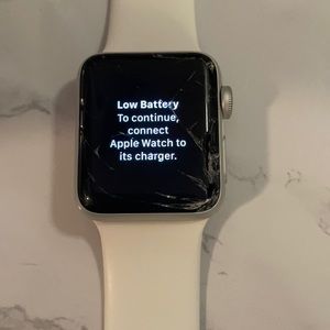 Apple Watch Silver 38mm Series 2 CRACKED